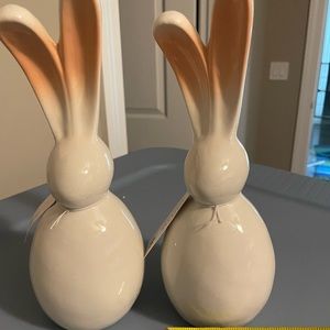 NWT gorgeous set of 2 bunnies